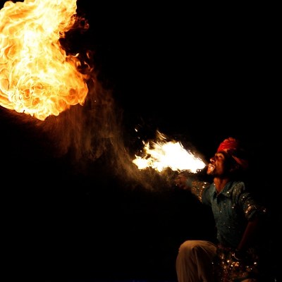 Sputa fuoco / Mangia fuoco